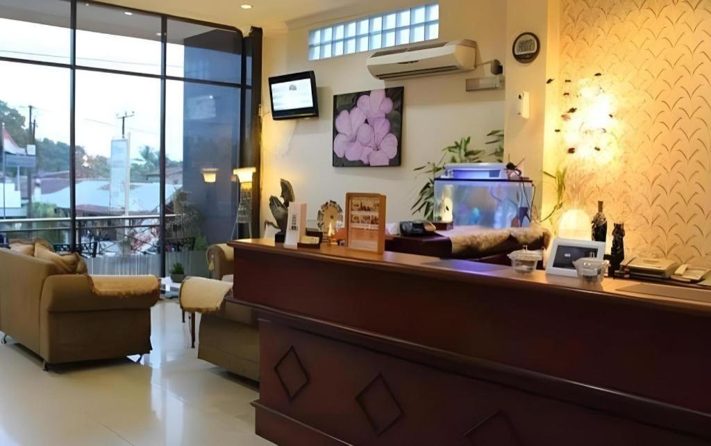 Hotel Dynasty Tarakan Exterior photo