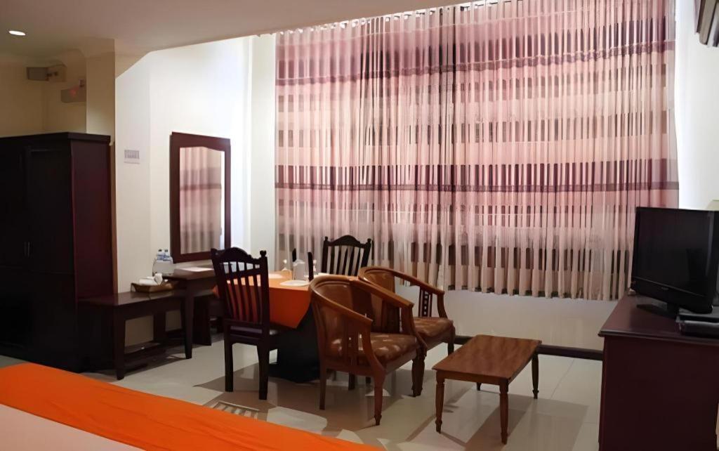Hotel Dynasty Tarakan Exterior photo